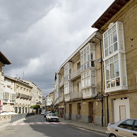 Apartamentos Turisticos Los Zapatos Morados Haro Luaran gambar