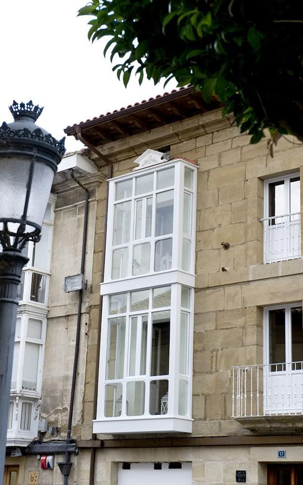 Apartamentos Turisticos Los Zapatos Morados Haro Luaran gambar
