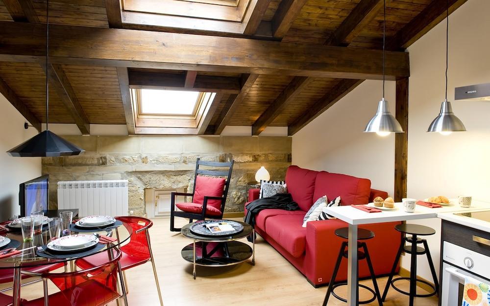 Apartamentos Turisticos Los Zapatos Morados Haro Luaran gambar